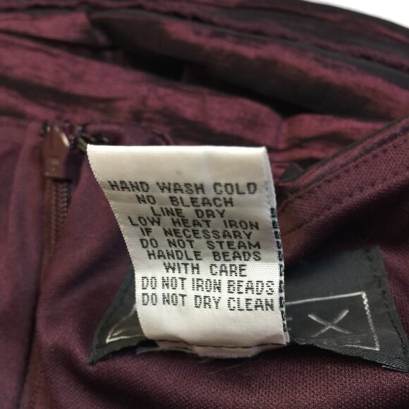 Alex Evenings Mini Sheath Dress Size 8 Womans Maroon Beaded Crinkle Off Shoulder - Picture 7 of 14